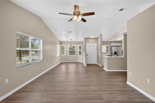 799 W Wycliffe Lane, Citrus Springs, FL 34434