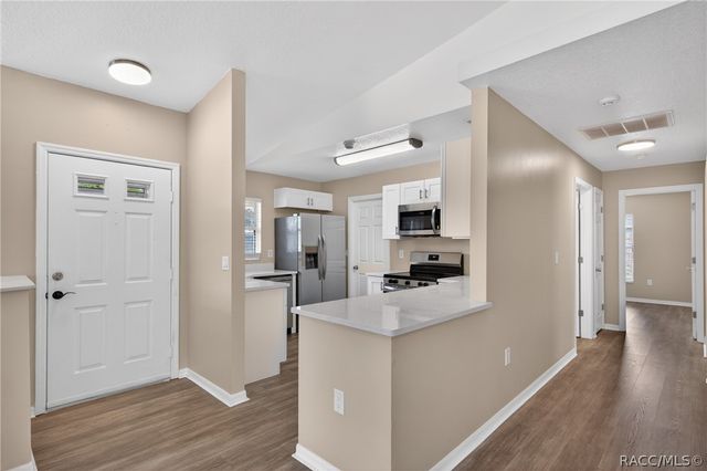 799 W Wycliffe Lane, Citrus Springs, FL 34434