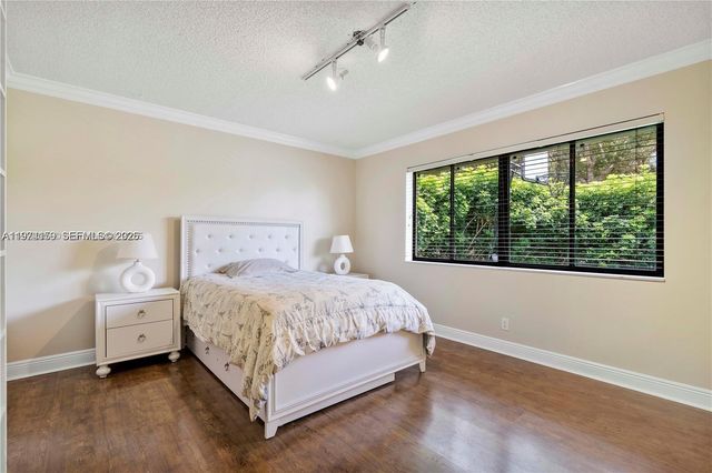 2900 NW 25th Way, Boca Raton, FL 33434