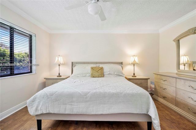 2900 NW 25th Way, Boca Raton, FL 33434