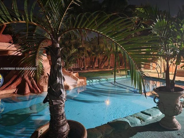 2900 NW 25th Way, Boca Raton, FL 33434