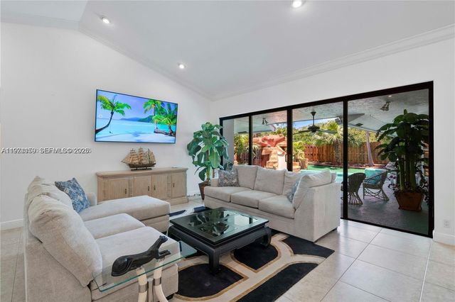 2900 NW 25th Way, Boca Raton, FL 33434