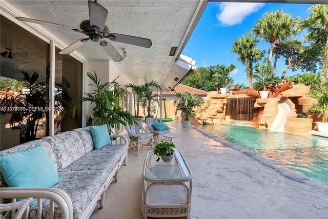 2900 NW 25th Way, Boca Raton, FL 33434