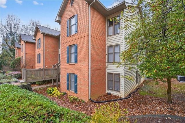 710 Garden Court, Atlanta, GA 30328