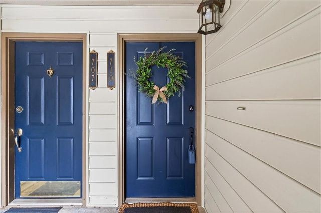 710 Garden Court, Atlanta, GA 30328