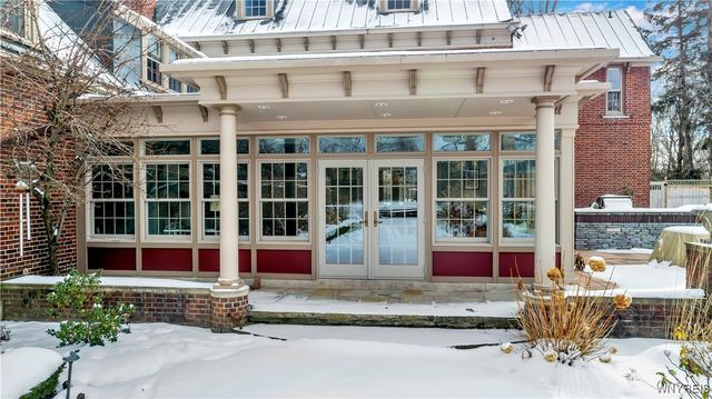 135 Nottingham Terr, Buffalo, NY 14216