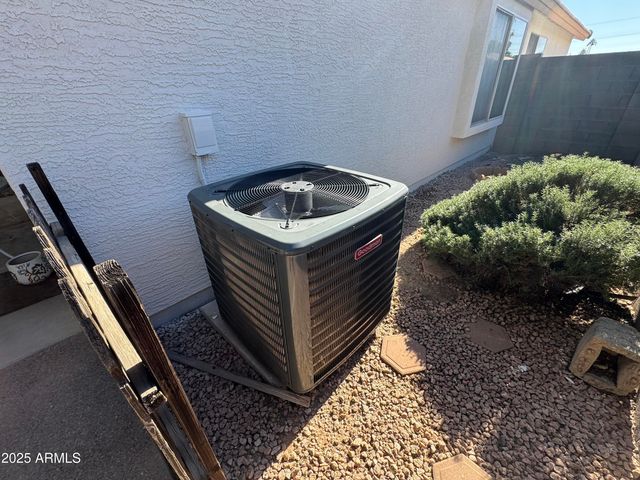 1018 W JUNIPER Avenue, Gilbert, AZ 85233