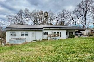15 Deno Drive, Asheville, NC 28806