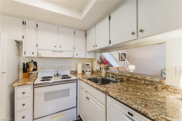 5840 Vancouver CIR 2, Fort Myers, FL 33907