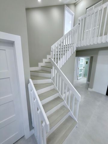 46 Tara Lakes Drive E, Boynton Beach, FL 33436