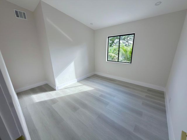46 Tara Lakes Drive E, Boynton Beach, FL 33436