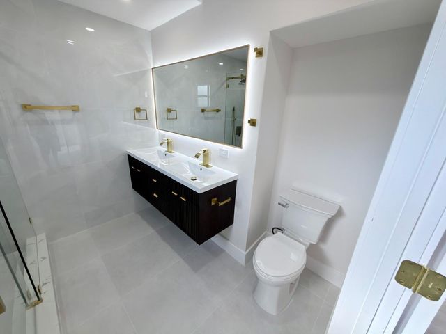 46 Tara Lakes Drive E, Boynton Beach, FL 33436