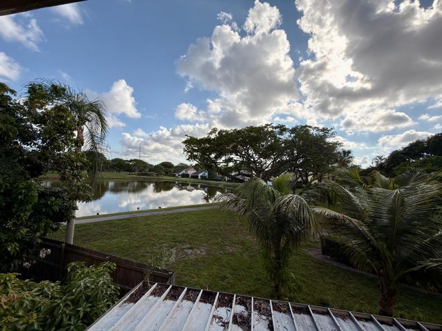 46 Tara Lakes Drive E, Boynton Beach, FL 33436