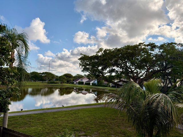 46 Tara Lakes Drive E, Boynton Beach, FL 33436
