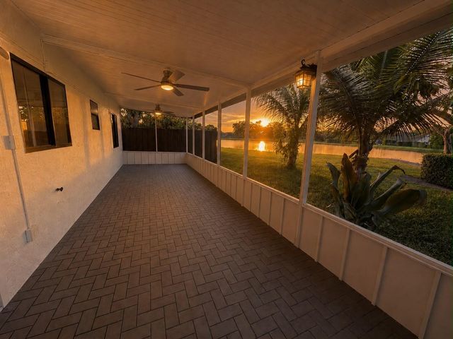 46 Tara Lakes Drive E, Boynton Beach, FL 33436