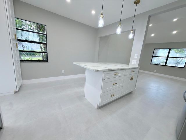 46 Tara Lakes Drive E, Boynton Beach, FL 33436