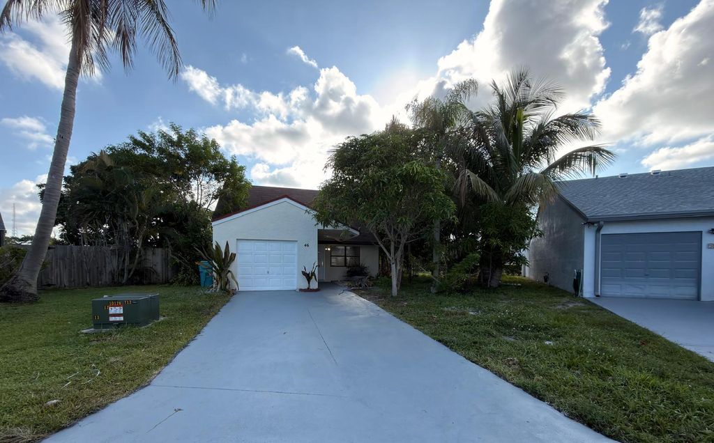46 Tara Lakes Drive E, Boynton Beach, FL 33436