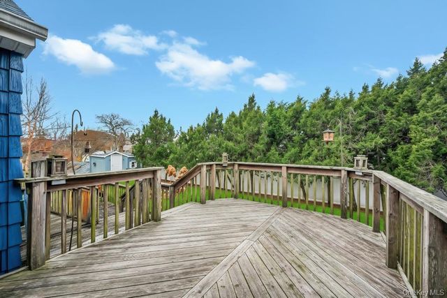 65 Waterview Avenue, Massapequa, NY 11758