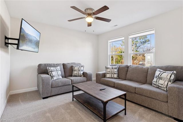 52 Mill Creek CT, Hampton, VA 23663