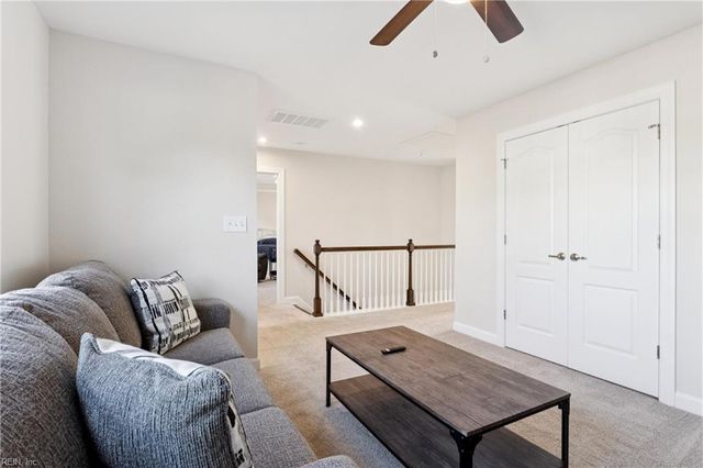 52 Mill Creek CT, Hampton, VA 23663