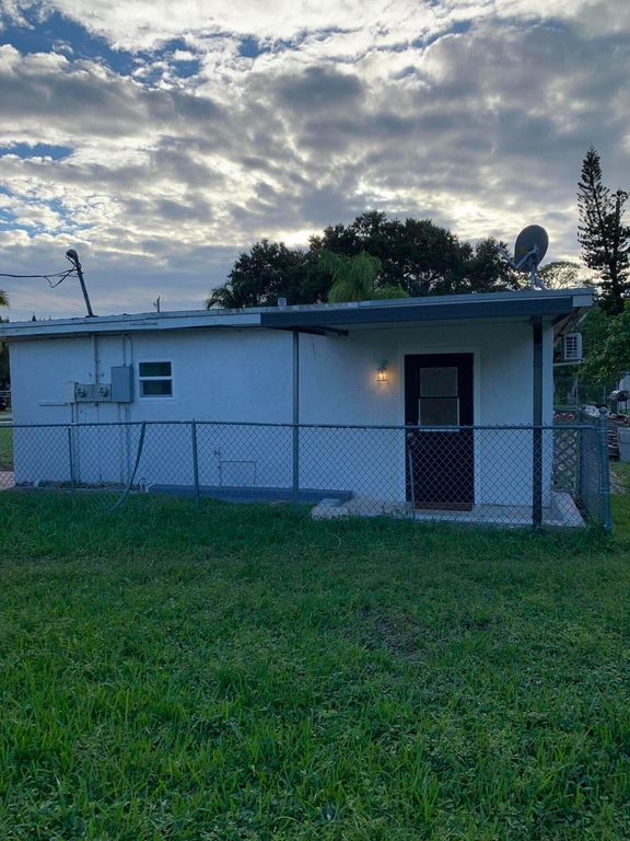 4671 Sunset Lane 4, West Palm Beach, FL 33415