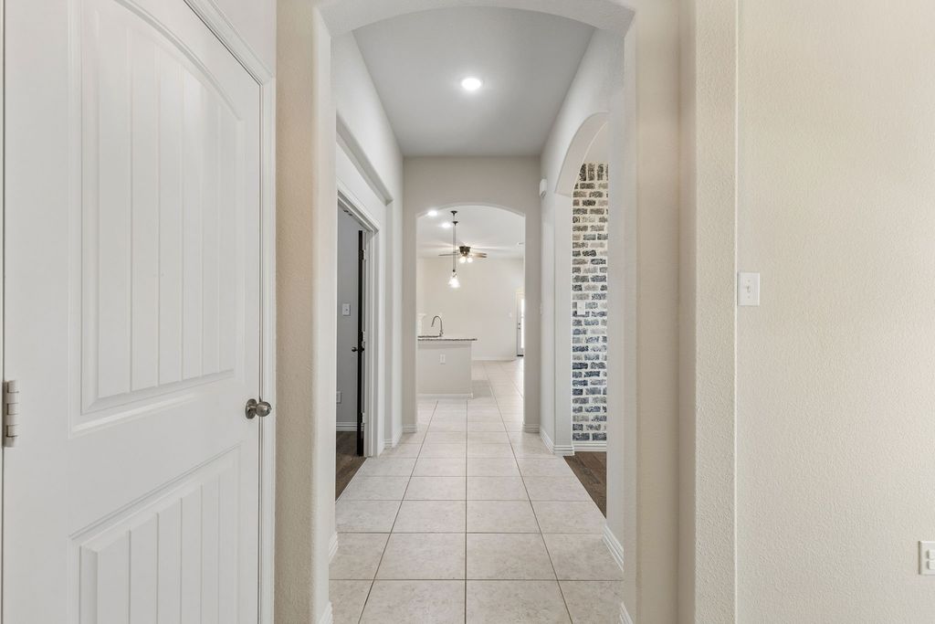 421 Catherine Lane, Argyle, TX 76226 — photo 3