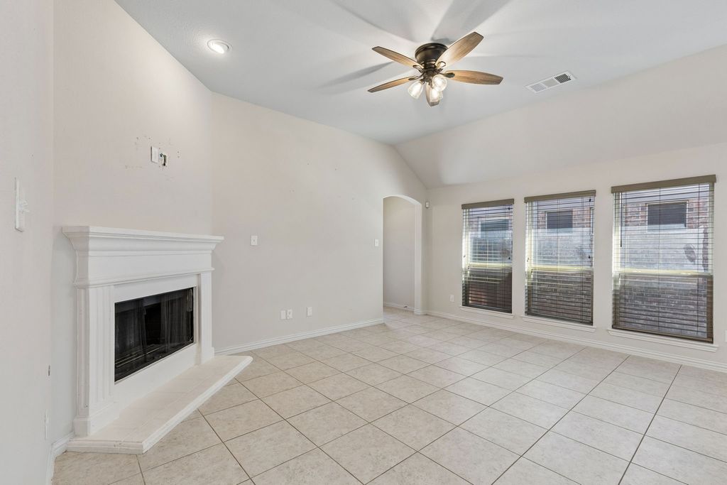 421 Catherine Lane, Argyle, TX 76226 — photo 5