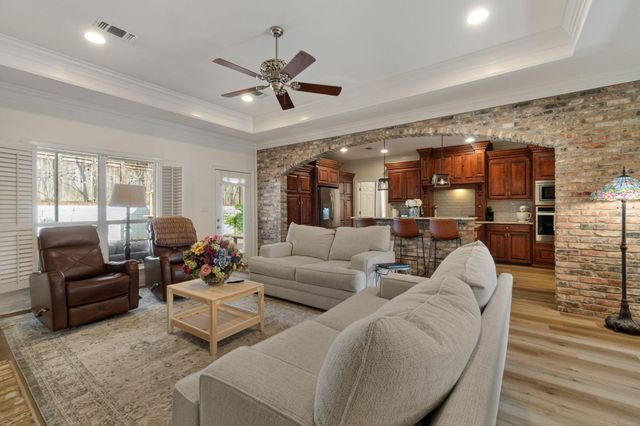 22 Knollwood Ln., Purvis, MS 39475