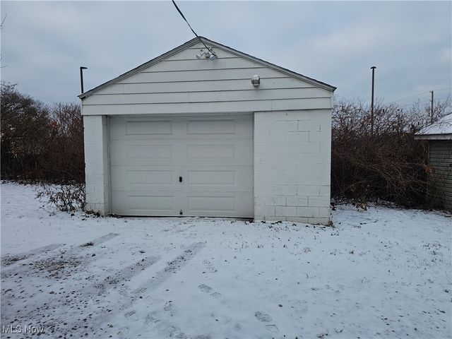 20 Verdun Drive, Akron, OH 44312