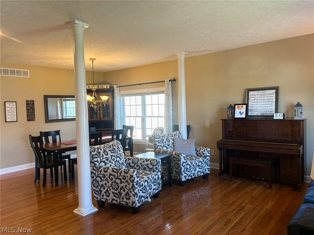 730 57th Street, Vienna, WV 26105