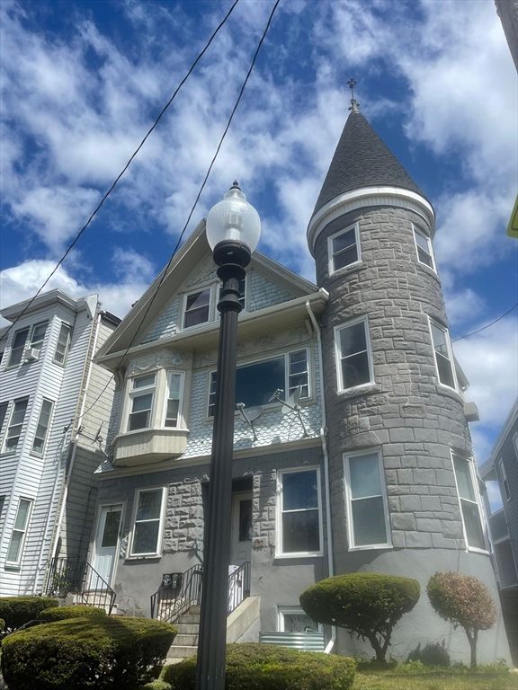 118 White St, Boston, MA 02128