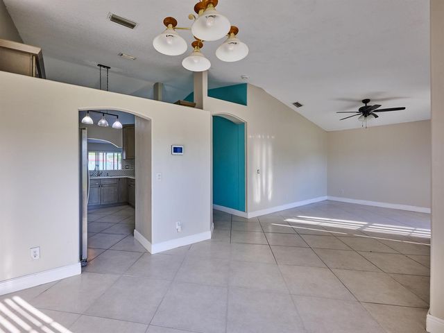 1407 SE Grapeland Avenue, Port St. Lucie, FL 34952