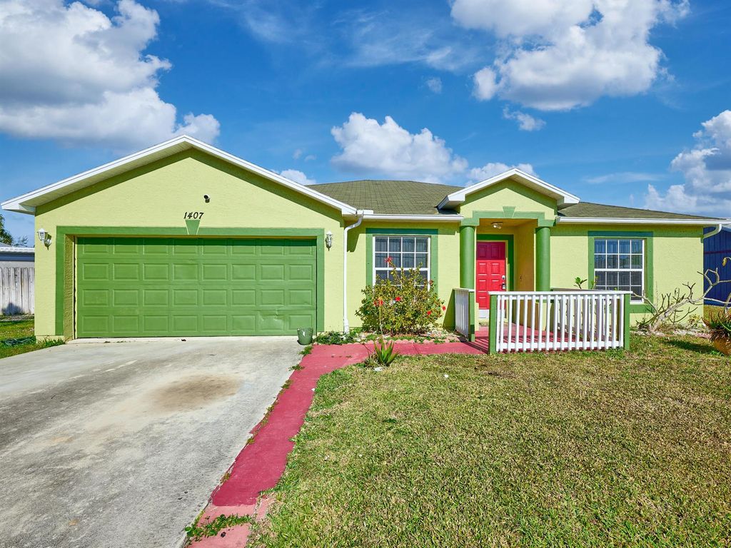 1407 SE Grapeland Avenue, Port St. Lucie, FL 34952