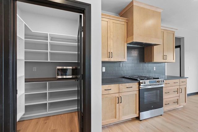 214 ABBY LANE, Francis Creek, WI 54220