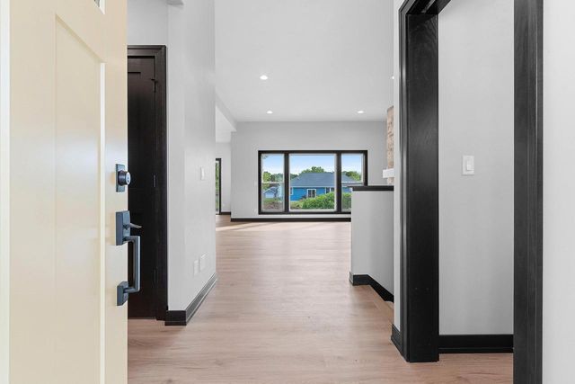 214 ABBY LANE, Francis Creek, WI 54220