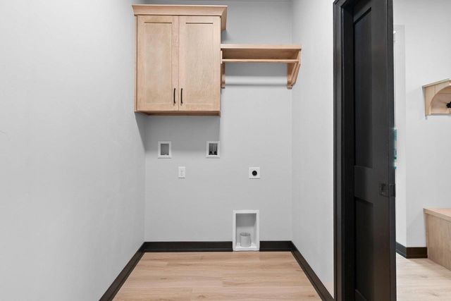 214 ABBY LANE, Francis Creek, WI 54220