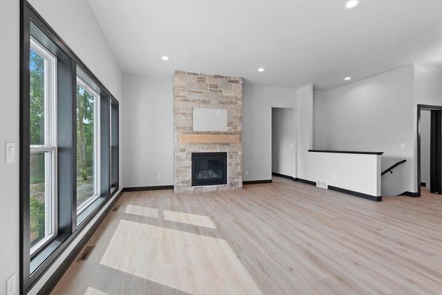 214 ABBY LANE, Francis Creek, WI 54220