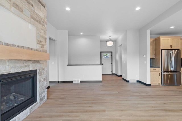 214 ABBY LANE, Francis Creek, WI 54220