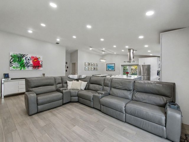 4073 NW 2nd Lane, Delray Beach, FL 33445