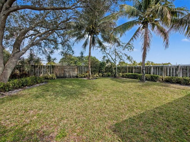 4073 NW 2nd Lane, Delray Beach, FL 33445