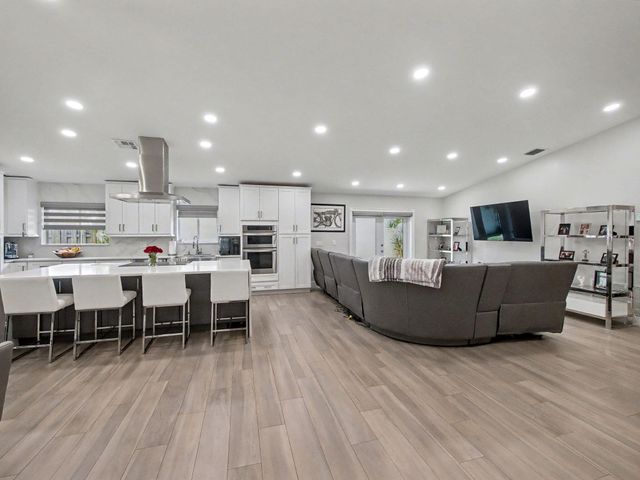 4073 NW 2nd Lane, Delray Beach, FL 33445