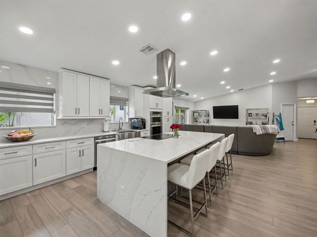 4073 NW 2nd Lane, Delray Beach, FL 33445