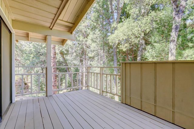 18367 Jayhawk Dr, Penn Valley, CA 95946