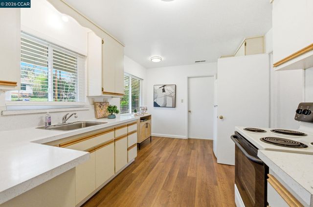 1356 El Curtola Blvd, Lafayette, CA 94549