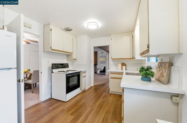 1356 El Curtola Blvd, Lafayette, CA 94549