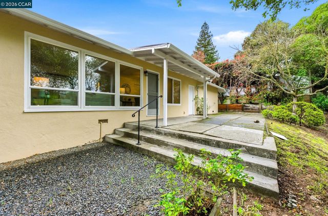 1356 El Curtola Blvd, Lafayette, CA 94549