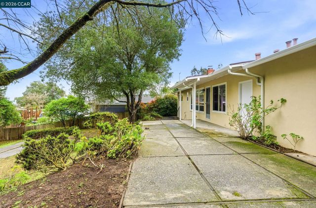 1356 El Curtola Blvd, Lafayette, CA 94549