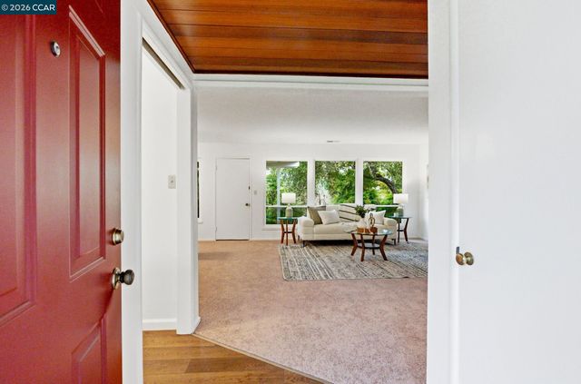 1356 El Curtola Blvd, Lafayette, CA 94549