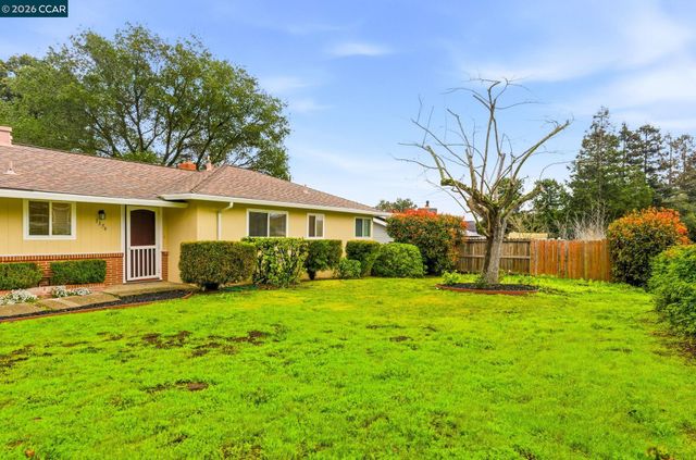 1356 El Curtola Blvd, Lafayette, CA 94549