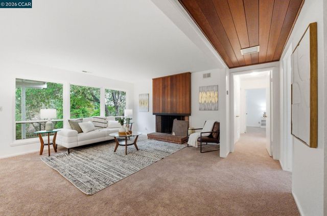 1356 El Curtola Blvd, Lafayette, CA 94549